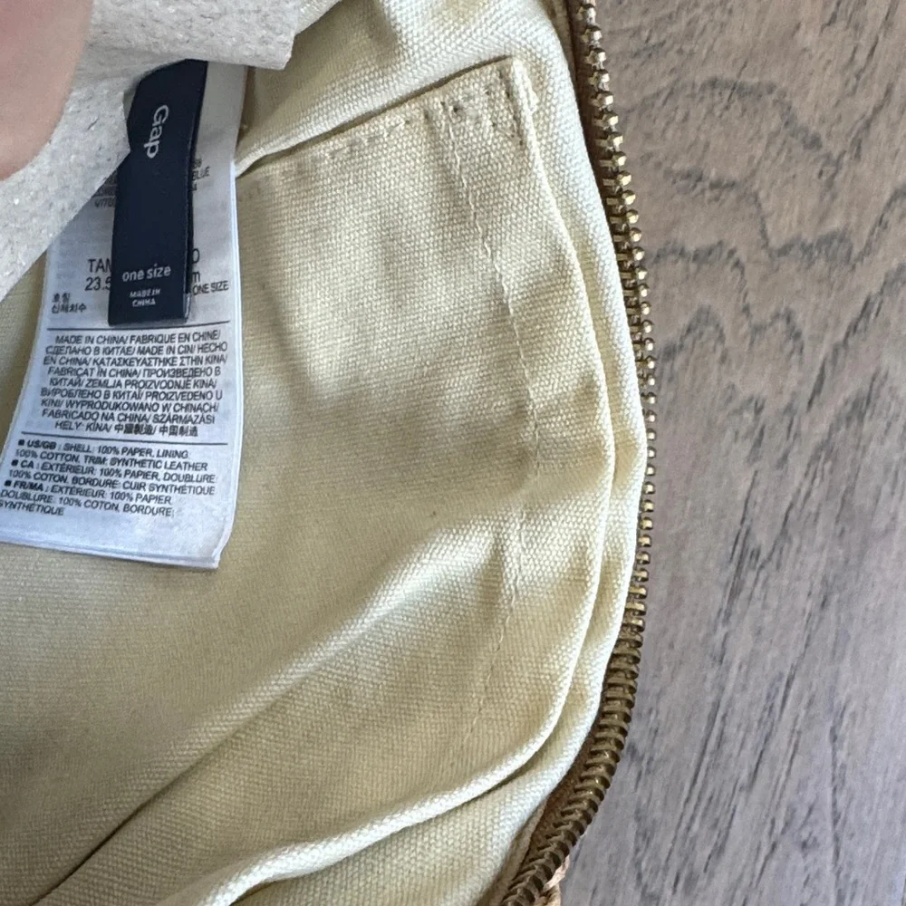 NWT GAP Raffia Colorblock Pouch with Zipper - Picture 3 of 7